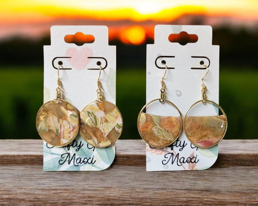 Fall hoop clay earrings made in autumn gold tones. Handmade round autumn clay earrings. Statement earrings. Lightweight modern earrings.