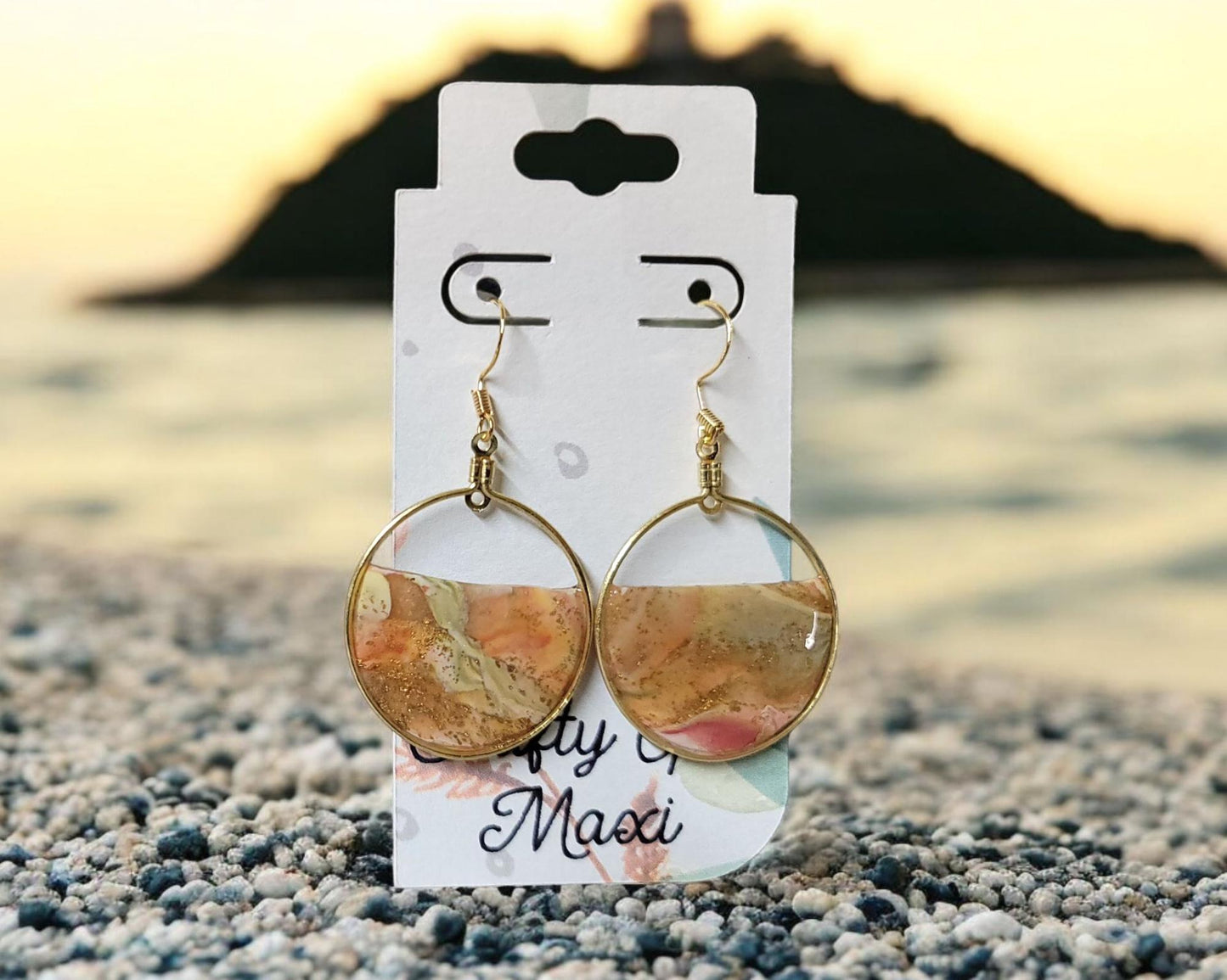 Fall hoop clay earrings made in autumn gold tones. Handmade round autumn clay earrings. Statement earrings. Lightweight modern earrings.