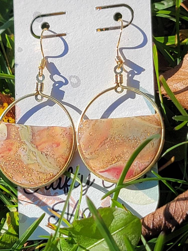 Fall hoop clay earrings made in autumn gold tones. Handmade round autumn clay earrings. Statement earrings. Lightweight modern earrings.