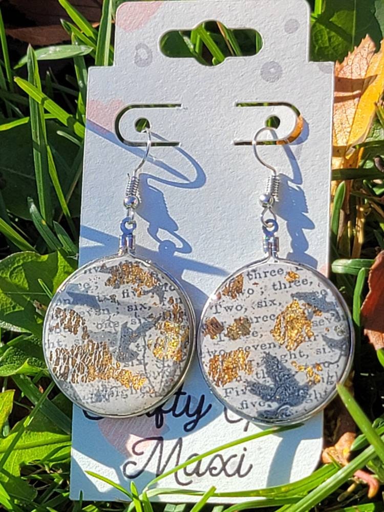 These are polymer clay raven earrings Lightweight hoop clay earrings. Modern hoop earrings gothic clay earrings boho hoop earrings