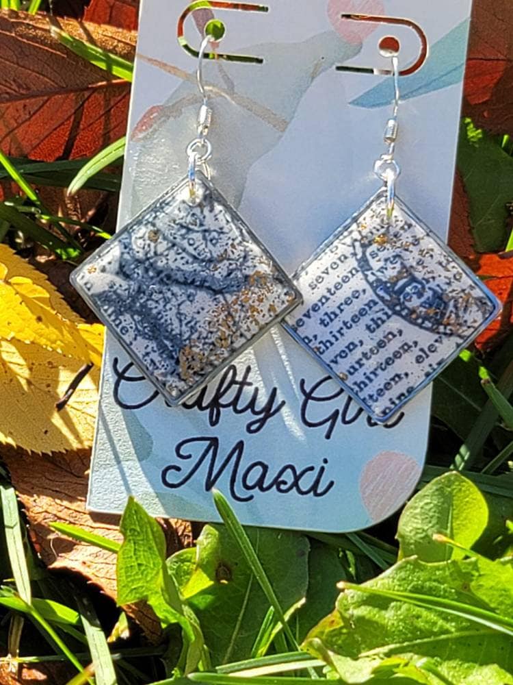 These are polymer clay raven earrings Lightweight hoop clay earrings. Modern hoop earrings gothic clay earrings boho hoop earrings