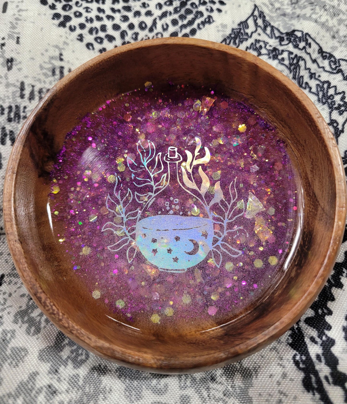 Resin Jewelry Trinket Bowl with Wooden Potion Bottle Design – Decorative Ring Holder & Small Catchall Dish