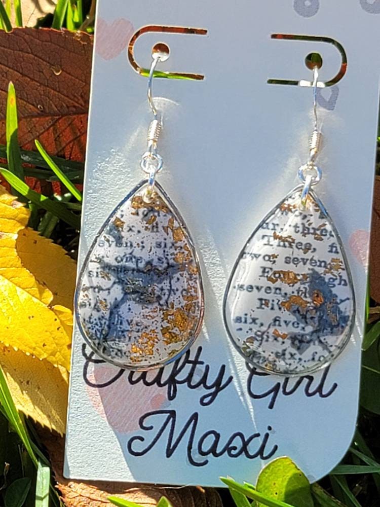 These are polymer clay raven earrings Lightweight hoop clay earrings. Modern hoop earrings gothic clay earrings boho hoop earrings