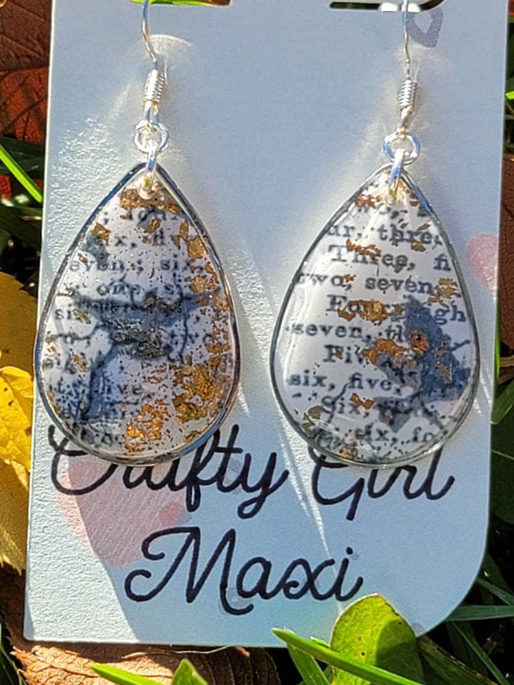 These are polymer clay raven earrings Lightweight hoop clay earrings. Modern hoop earrings gothic clay earrings boho hoop earrings