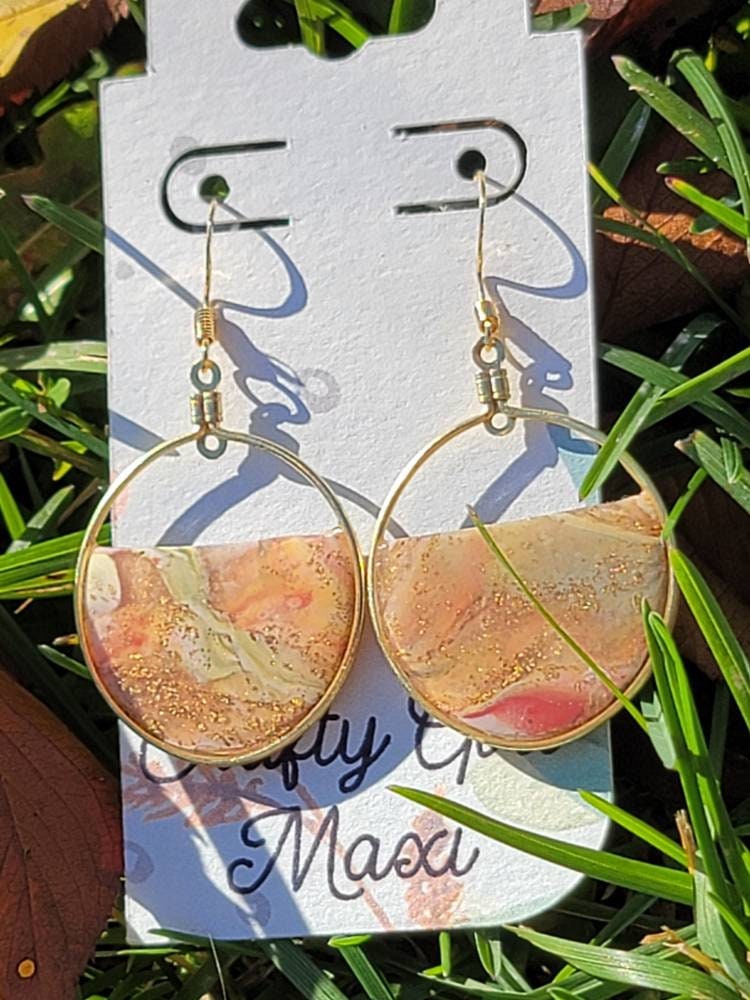 Fall hoop clay earrings made in autumn gold tones. Handmade round autumn clay earrings. Statement earrings. Lightweight modern earrings.